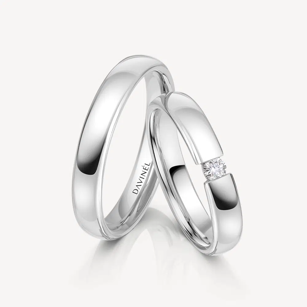 Équilibre Parfait Trauringe von DAVINÉL im Paar: Herrenring in 950/- Platin, Damenring in Platin mit Diamant im Brillantschliff, 0,08 ct