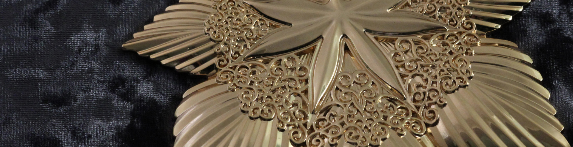 Galvanisierung Hannover – Vergolden, Versilbern und Verkupfern von Schmuck und Gegenständen, Vergoldetes Metall in Blattform