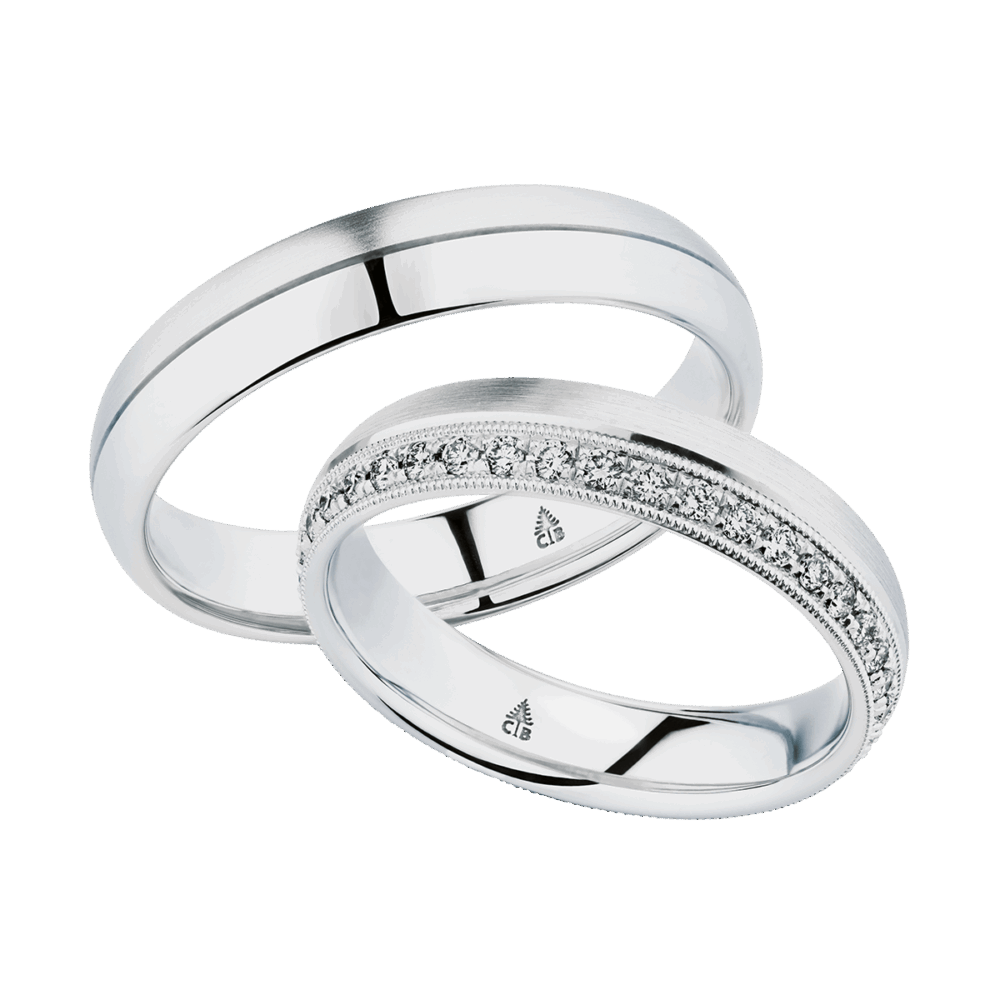 Platinringe mit 39 Brillanten, längsmattierter Fläche und filigranen Zierelementen