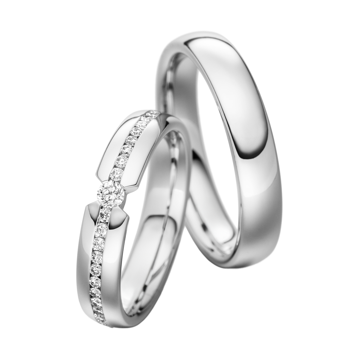 Platinring mit Spannoptik-Hauptstein und 42 Diamanten im Brillantschliff – Handgefertigtes Symbol für ewige Verbundenheit