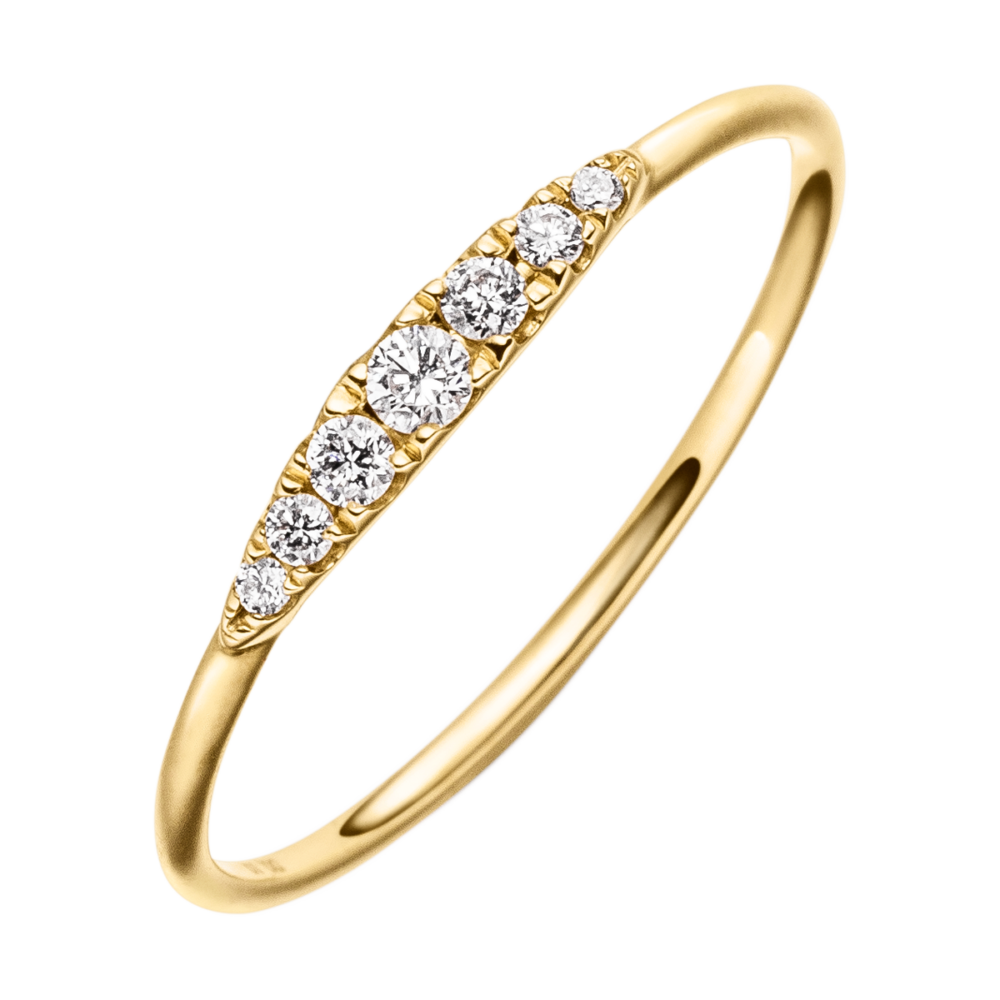 Draufsicht des Gelbgoldrings „Starlight“ mit sieben Brillanten in harmonischer Verschnittfassung – Symbol strahlender Liebe