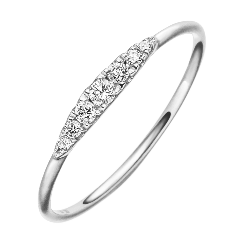 Platinring „Starlight“ mit zentralem Diamant und symmetrischer Brillantstaffelung – ein Ring, der Liebe auf ewig einfängt