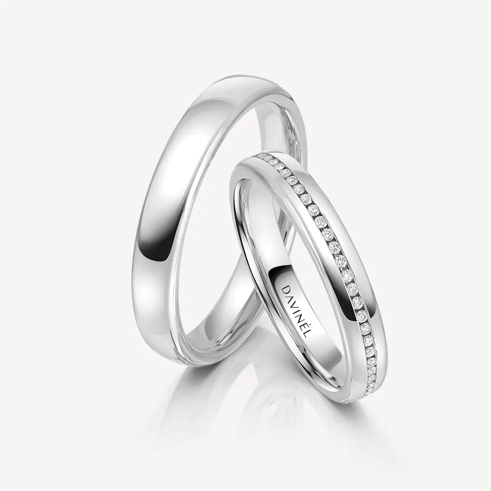 Symétrie Sacrée Trauringe von DAVINÉL im Paar: Herrenring in 950/- Platin, Damenring in Platin mit umlaufendem Brillantbesatz
